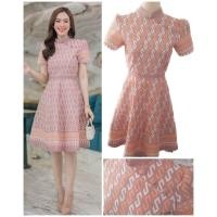 ราคา เดรสผ้าไทย ลายขอ ผ้าอัดกาว ทรงกระโปรงบาน คอจีน ซิบหลัง (18388664559)