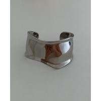 ราคา HER OBJECTIVE HER ALISIA WAVE BOLD CUFF BRACELET (21421243442)