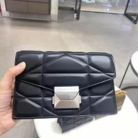ราคา กระเป๋าสะพายข้าง ck ทรงกล่อง สไตล์korea (20589287203)