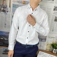 ราคา SHIRTFOLDING เสื้อเชิ้ต แขนยาวคอปก สีขาว กระดุมดำ ขาว (19261174778)