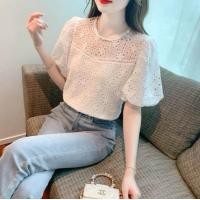 ราคา พร้อมส่ง รุ่น ฉลุขาวคอกลมปาดอก เสื้อแขนสั้น สีขาวผ้าคอตตอน งานคอกลม พิมพ์ลายลูกไม้ฉลุทั้งตัว (21405544734)