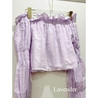 ราคา lili off shoulder เสื้อปาดไหล่ลายฉลุ เสื้อสีส้ม dressylismm (21434239853)