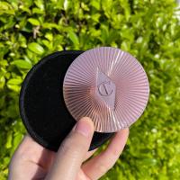 ราคา พร้อมส่ง ของแท้ กระจกแต่งหน้าแบบพกพา มาพร้อมกับซองหนัง Charlotte Tilbury ด้านหลังกระจกเป็นโลโก้ CT (17328173910)