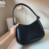 ราคา กระเป๋าสะพายไหล่ รุ่นดวงจันทร์ RIYA BRAND new collection (19467403783)