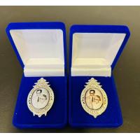 ราคา เข็มกลัดติดล็อกเก็ตหินอ่อนแท้ชุบเงินประดับพลอย (21388529151)