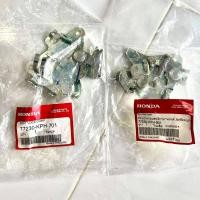 ราคา ตัวล็อคเบาะ ชุดล็อคเบาะ ฮอนด้าแท้ WAVE125i r s บังลม หัวเถิก หัวแหลม รหัสสินค้า77230 KPH 901 77230 KPH 701 (21405712129)