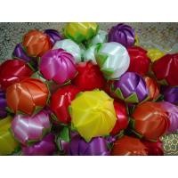 ราคา เหรียญโปรยทานดอกบัวตูมสีสดใส1แพ็ค50ดอก ตัวเปล่า (17605652358)