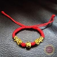 ราคา ด้ายแดง กำไล สร้อยข้อมือ ด้ายแดงปี่เซี่ยะ ปี่เซียะคู่ เรียกทรัพย์ นำโชค เสริมดวง แก้ปีชง ผ่านการปลุกเสกแล้ว (19888186116)