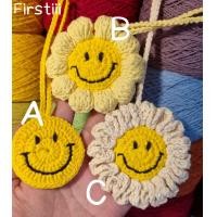 ราคา 1 ชิ้น ดอกเดซี่ สไมล์ลี่ หน้ายิ้ม งานถักไหมคอตตอน ห้อยกระเป๋า (18283885326)