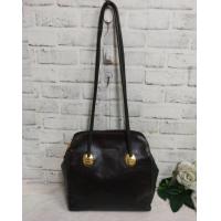 ราคา กระเป๋า Guy Laroche MONTBUI 1960 หนังแท้ทูโทน มีร่องรอยบ้าง 3ช่องหลัก 1ย่อย ราคา 590 กว้าง 11นิ้ว สูง 11นิ้ว ฐาน 4 5นิ้ว (21460400172)