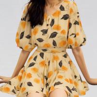 ราคา Closet Crush เดรสสั้นพิมพ์ลายดอกไมเคอวีลึกแต่งแขนสั้น สีเหลือง (21175929407)
