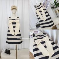 ราคา Ribbon stripe dolly dress 470 ฟรีส่ง มินิเดรส ผ้ากระสอบทอลายริ้ว เนื้อผ้ารุ่นเดียวกับเสื้อรุ่นขายดีนะคะ ไม่คันเลยยย ใส่สบาย ความยาวกำลังน่ารัก ด้านหน้าแต่งโบว์ใหญ่สีครีม โทนเดียวกับชุด งานดีมากกก ใส่อ