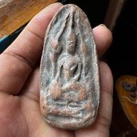 ราคา พระขุนแผนไข่ผ่าซีก พระสวยได้หนา เนื้อดิน (12869642717)