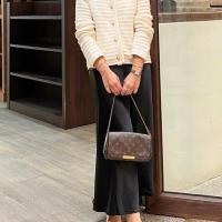 ราคา claudia satin maxi skirt กระโปรงผ้าซาตินพรีเมียมทรงหางปลาผ้าดีมาก (21393689690)