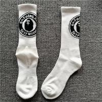 ราคา BAPE ถุงเท้าหัวลิงผ้าฝ้ายแท้สำหรับทั้งผู้ชายและผู้หญิงถุงเท้าบาสเก็ตบอลถุงเท้ายาวทรงยาวเหนือเข่าใส่เล่นกีฬาสเก็ตบอร์ดแบรนด์ยอดนิยมรูปปลาฉลาม (15391395764)