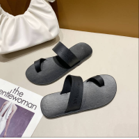 ราคา รองเท้าแตะสวมนิ้วโป้ง รองเท้าแตะแบบหนิ่บ รองเท้าแตะแบบลำลอง สไตล์เกาหลี รองเท้าแตะแฟชั่นผู้หญิง ยางนิ่มใส่สบาย มี6สี 2028 9 (16097374717)