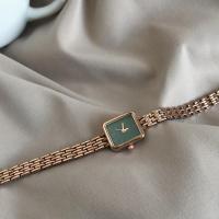 ราคา นาฬิกาสร้อยข้อมือสไตล์ชาแนลแบบดูแพงสำหรับผู้หญิง INS นาฬิกาสีเขียวหน้าปัดเล็กแฟชั่นดีไซน์เรียบง่ายแนววินเทจสไตล์ฮ่องกง (13687677780)