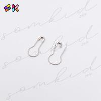 ราคา somkid เข็มกลัดซ้อนปลาย เข็มกลัดหลอดไฟ เข็มกลัดทรงน้ำเต้า มี3สี เงินดำทอง ไม่กินผ้า ปลายแหลม เนื้อบางกลัดง่าย (15977873472)