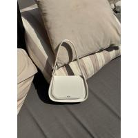 ราคา พร้อมส่ง New Gotcha Molly Bag กระเป๋าสะพายไหล่ กระเป๋าสพาย กระเป๋าถือ (21496719194)