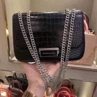 ราคา กระเป๋าสะพายข้าง Charles keith กล่องลายงู แท้Outlet (8668430149)