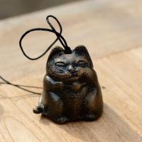 ราคา กระดิ่งลมเหล็กหล่อสไตล์ญี่ปุ่นกระดิ่งเหล็กแนววินเทจของแขวนระเบียงสไตล์ญี่ปุ่นกลางแจ้งลานแมวเหมียวเครื่องประดับประตูของขวัญเล็กๆน้อยๆ (15244278269)