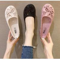 ราคา ? ? ? ? ? ? ? ? ? ? ? ? รองเท้าหุ้มส้น แฟชั่นผู้หญิง แต่งฉลุพื้นยางนิ่ม 3 สี (3915326334)