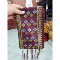 ราคา สไบขิดลาว สไบ ผ้าสไบ อัดกาว ทอลาย ผ้าเบี่ยง ผ้าสไบลาว แบบชายลูกปัดและชายผ้า (19607534604)