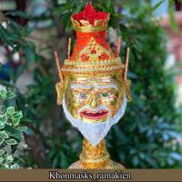ราคา เศียรพ่อแก่ เศียรพ่อแก่นารอด เศียรพ่อแก่ตาไฟ เศียรปู่ฤาษีตาไฟ เศียรปู่ฤาษีนารอด ขนาดครอบครูครอบศีรษะ งานกระดาษ ปั้นมือแบบโบราณ ปิดทอง ประดับเพชร พร้อมฐานสีแดงแถมฟรี (21295504214)