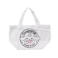 ราคา Daiso กระเป๋าโท้ทไซซ์มินิลายชินนามอนโรล 33x14x30 ซม (20619095193)
