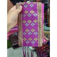 ราคา สไบขิดลาว สไบ ผ้าสไบ อัดกาว ทอลาย ผ้าเบี่ยง ผ้าสไบลาว แบบชายลูกปัดและชายผ้า (21340257454)