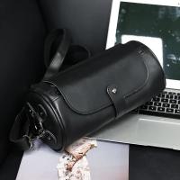 ราคา กระเป๋าใบเล็กแฟชั่นยอดนิยมกระเป๋าสะพายไหล่เดียวสำหรับผู้ชายกระเป๋าทรงกระบอกแบรนด์ฮิตแนวสตรีทกระเป๋าสะพายข้างแนววินเทจกระเป๋าเป้ใบเล็กแบบใหม่ปี2024 (20438251275)