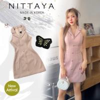 ราคา งานป้าย NITTAYA การันตีเสื้อผ้าคุณภาพ เดรสแขนกุดแต่งกระดุมเรียงยาว มี 2 สีชมพูกับสีแดง เรียบหรูดูแพง (21050071523)