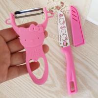 ราคา พร้อมส่ง เซ็ทมีดและที่ปอกผลไม้ 5นิ้ว มีดคิตตี้ มีดปอกเปลือก พร้อมปลอกเก็บมีด Bluerubystore (19616025503)