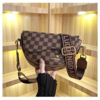 ราคา กระเป๋ายอดนิยมในปีนี้กระเป๋าทรงอานม้าครึ่งวงกลม INS ครึ่งวงกลมสไตล์ตะวันตกรุ่นยอดนิยมฮิตในเน็ทฤดูใบไม้ร่วงและฤดูหนาวปี2024กระเป๋าสะพายข้างแฟชั่น (21275553628)