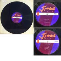 ราคา แผ่นเสียงเพลงไทยสตริงยุคเก่า 80 LP 12 นิ้ว แผ่น VG ขึ้นไปโดยมากไม่เคยใช้งาน ปกตามสภาพแผ่นมีปกจะถ่ายคู่ปก (21390479469)