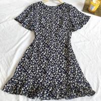 ราคา ชุดเดรสพิมพ์ลายเก็บเอวสไตล์ฝรั่งเศสย้อนยุคใส่แล้วดูผอมสุดๆเดรสสั้นผ้าชีฟองสีน้ำเงินเข้มแขนกระดิ่ง2023 (18523444499)