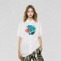 ราคา Closet Crush เสื้อเชิ้ตแขนสั้นทรงโอเวอร์ไซส์พิมพ์ลาย สีขาว (21239437138)
