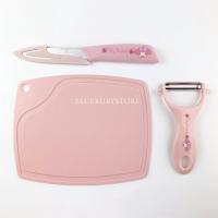 ราคา พร้อมส่ง เซ็ทมีดและที่ปอกผลไม้ 5นิ้ว มีดคิตตี้ มีดปอกเปลือก พร้อมปลอกเก็บมีด Bluerubystore (19616025504)