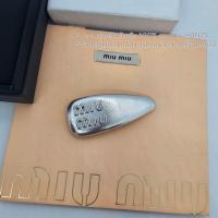 ราคา Miu miu Patent Leather Hair Clip กิ๊บป๊อกเป๊ก มิว มิว งานหนังทอง เงิน งานรอง น่ารัก ราคาเบาๆ 129 ไม่รวมกล่อง (21513741125)