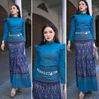ราคา S XL ขายแยก ชุดเซต2ชิ้นลายไทยสีฟ้า ชุดไทยล้านนาเสื้อทรงไทยบรม มาคู่กระโปรงสำเร็จรูป ทรงเข้ารูป สวยมาก ชุดไทยจิตรลดา ชุดไทยประยุกต์ ชุดไทยเข้าเซ็ท ชุดไทยใส่ออกงาน ใส่ทำบุญ (21331472442)
