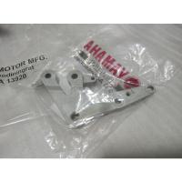 ราคา เหล็กยึดพักเท้าหน้าขวา YZF R15 2016 อะไหล่แท้ 2PK F7443 00 (19918070988)