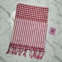 ราคา ผ้าพันคอทอมือ ผ้าพันคอผู้ชาย ผ้าพันคอฝ้ายทอมือ ผ้าพันคอลายสก๊อต งานครูสลาหน้าแคบ ขนาดผ้ากว้าง 20 ซม ยาว 200 ซม (17409532034)