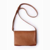 ราคา labrador WISE bag mini กระเป๋าสะพายไหล่หนังแท้ LAA210 (21484972450)