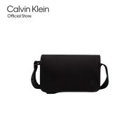 ราคา CALVIN KLEIN กระเป๋าสะพายข้างผู้ชาย ทรง Ultralight Flap Camera Bag รุ่น HH3928 001 สีดำ (21495728826)
