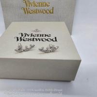 ราคา Vivienne Westwood Candy triple stud earrings ต่างหูจี้ดาวเสาร์ 3 ลูก ทริปเปิ้ล งานสวยอะไหล่ทอง ชนช๊อป พร้อมส่ง ราคา 109 พร้อมส่งในไทย ไม่รวมกล่อง (21304516758)