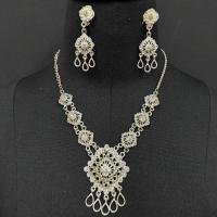 ราคา ชุดไทย ชุดอุปกรณ์เสริมสำหรับเด็ก ผู้ใหญ่ เครื่องประดับวันสงกรานต์ สายคล้องคอปรับได้ ตัวเลือกต่างหู ทองคำไทย สีแดง สีเงิน ตัวเลือกสี (21394232568)