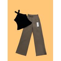 ราคา ป้าย Caris เอวี่เดย์ลุคเลยค่ะเซตนี้ ชุดเซต 2 ชิ้น เสื้อสีดำแขนกุดสายไขว้ อกเสริมฟองน้ำ มาพร้อมกับกางเกงขายาวทรงกระบอกเอวสูง มีกระเป๋าข้าง ช่วงเอวดีเทลเป็นตะขอและซิปหน้า (18952017819)