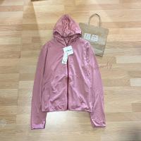 ราคา เสื้อกันยูวี กันแดด UV มีหลายสี Uniqlo Airism ผ้าเบาสบาย แห้งไว (21242516935)