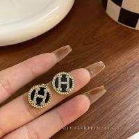 ราคา ต่างหู H Crystal Earring ตัวอักษร H ประดับคริสตัล อะไหล่อทอง งานสวย วิ้งมาก โลโก้ตะโกนมาก (21189100786)