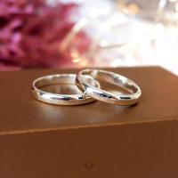 ราคา แหวนเงินแท้ หน้ากว้าง 3 มิลลิเมตร ผิวโค้งเงา สลักอักษรสีขาวพ่นทราย สามารถสลักอักษรได้ RC8 (9857568262)